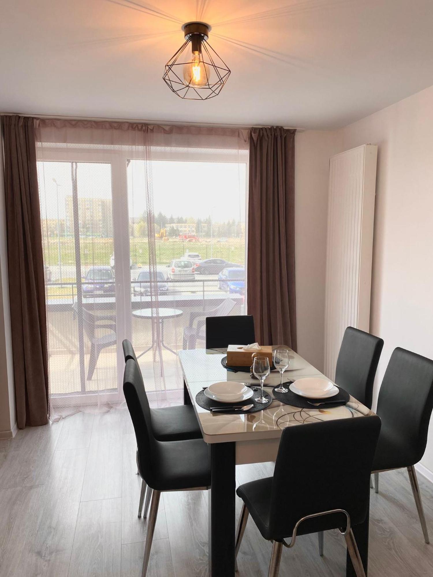 Jad - Luxury 3 Rooms & 2 Rooms Apartments In Kasper, Near Coresi Mall Brasov Exterior photo