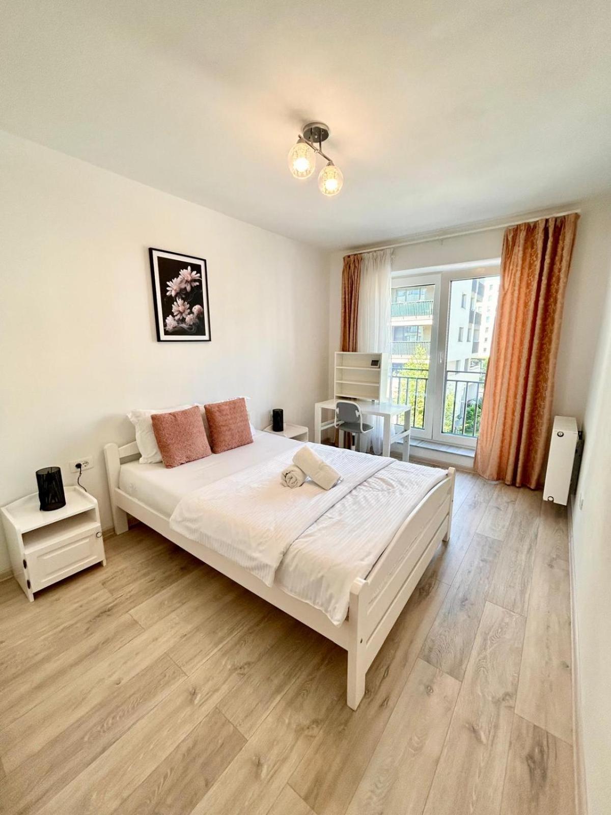 Jad - Luxury 3 Rooms & 2 Rooms Apartments In Kasper, Near Coresi Mall Brasov Exterior photo