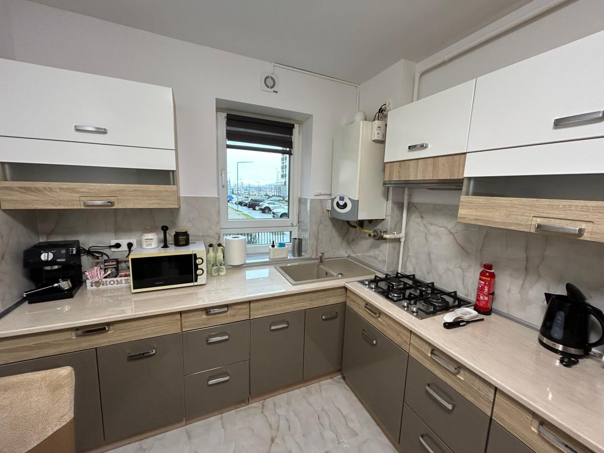 Jad - Luxury 3 Rooms & 2 Rooms Apartments In Kasper, Near Coresi Mall Brasov Exterior photo