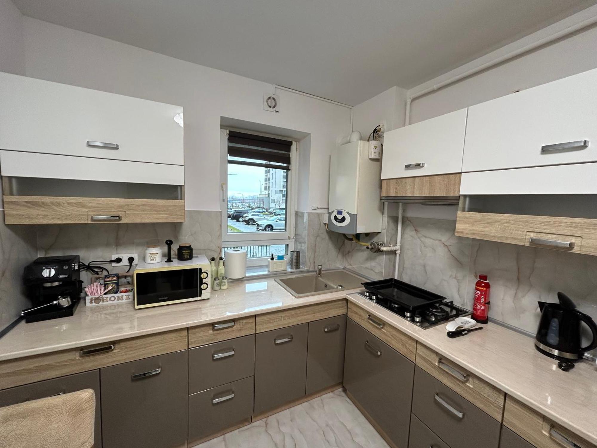 Jad - Luxury 3 Rooms & 2 Rooms Apartments In Kasper, Near Coresi Mall Brasov Exterior photo