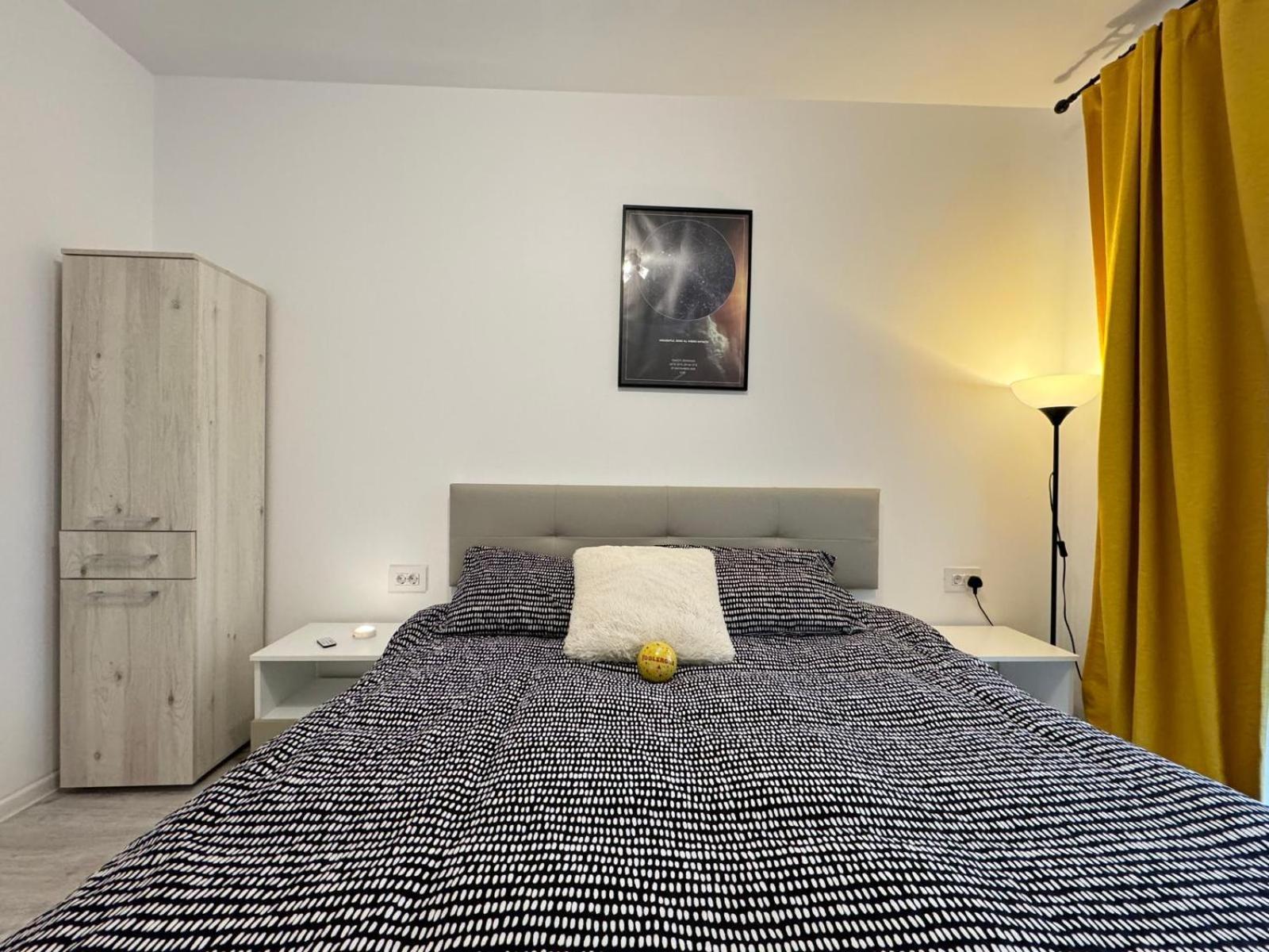 Jad - Luxury 3 Rooms & 2 Rooms Apartments In Kasper, Near Coresi Mall Brasov Exterior photo